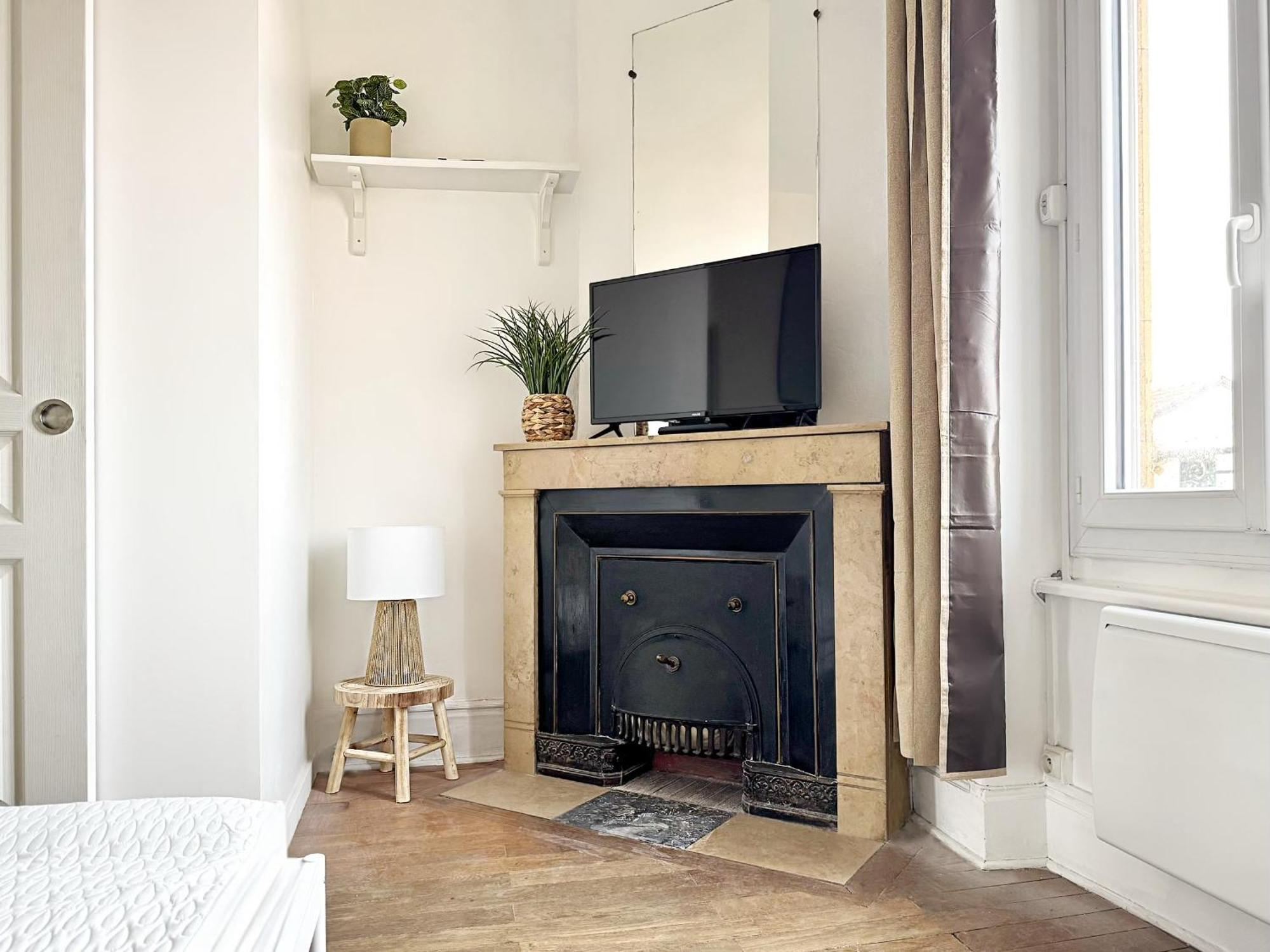 Suite Falso Villeurbanne Bagian luar foto